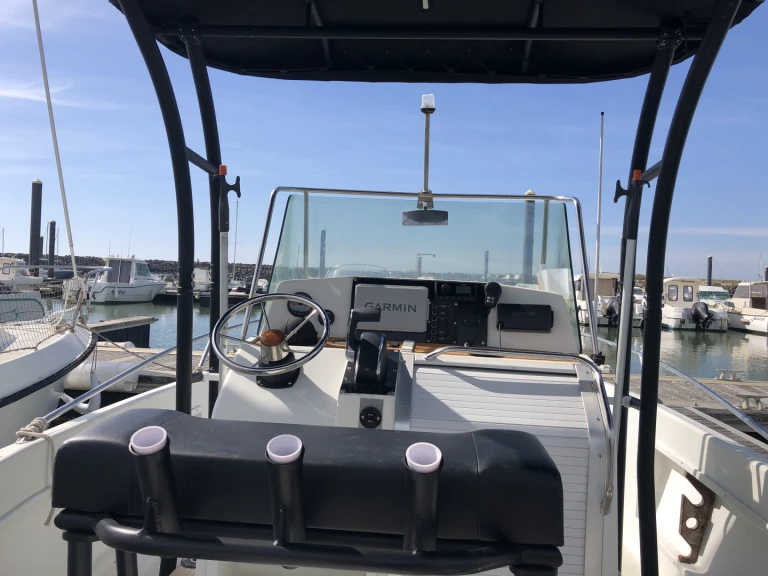 Motorová loď k pronájmu v Noirmoutier-en-l'Île za nejlepší cenu