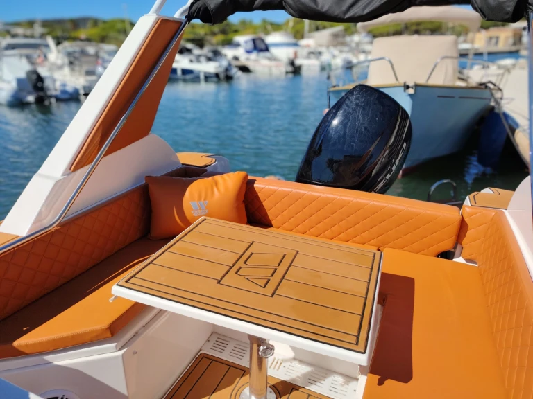 Pronajmout si Tiger TL 850 v Saint Raphael