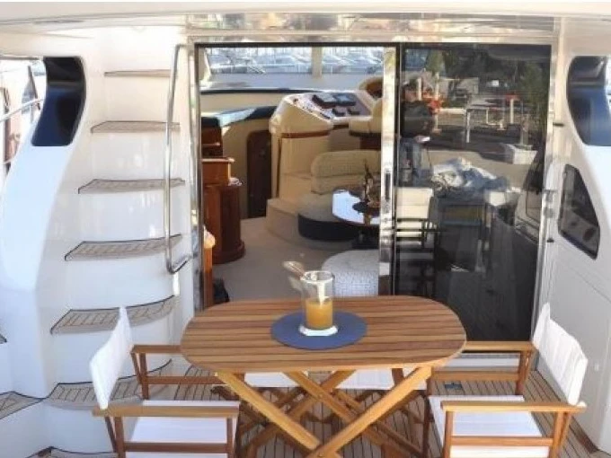 Pronájem Motorová loď v Punta Ala -Azimut Azimut 46 Fly