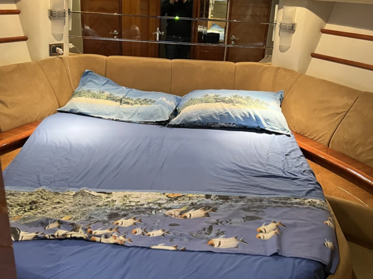 Pronajmout si Azimut Azimut 46 Fly v Punta Ala