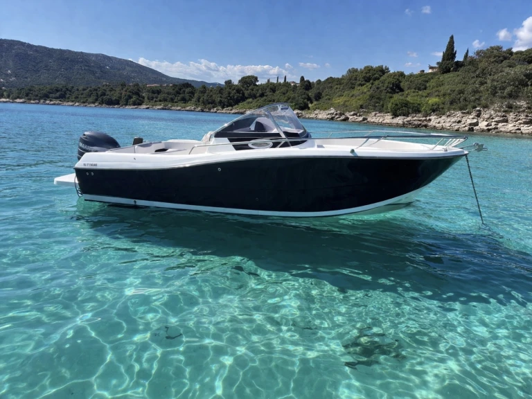 Pronájem Motorová loď Pacific Craft s licencí