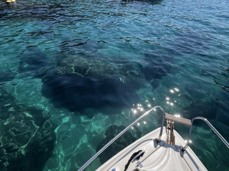 Eolo Eolo 650 Day L jednotlivci a charterové společnosti v Qawra