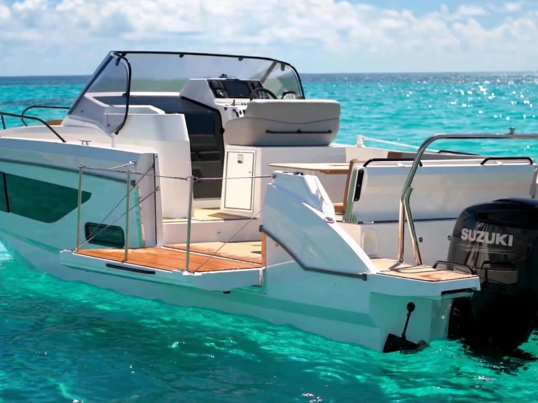 Pronájem Motorová loď Bénéteau s licencí