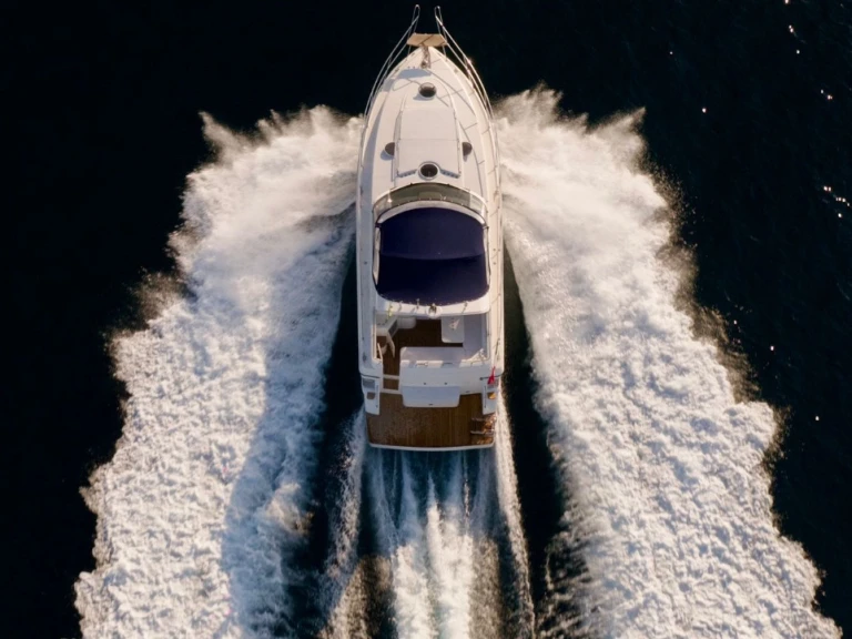 Pronájem Motorová loď FIRELANE  s licencí