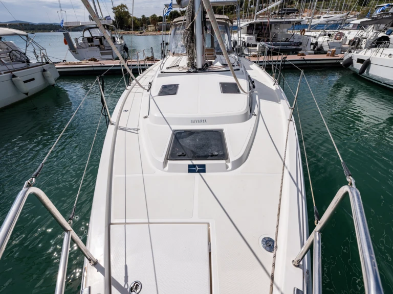 Pronajmout si Bavaria Bavaria C38 v Nea Peramos