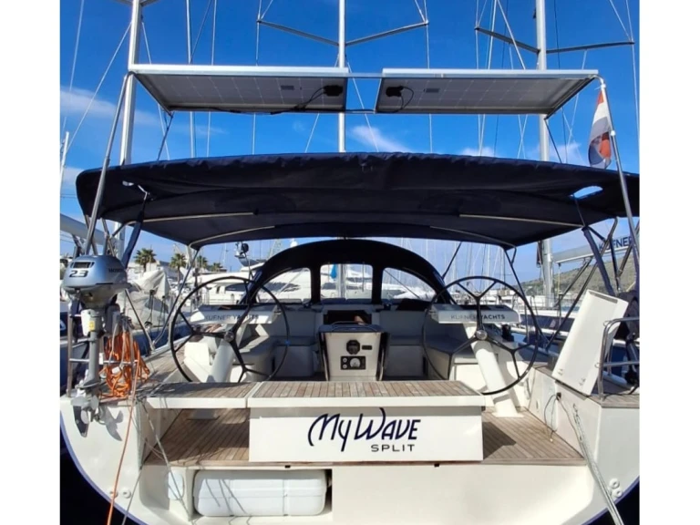 Pronajmout si D&D Yacht D&D Kufner 54 Exclusive - 6 cab v Trogir