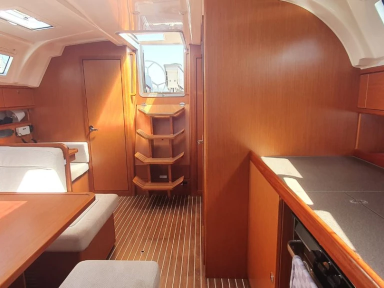 Bavaria Cruiser 41 jednotlivci a charterové společnosti v Portisco