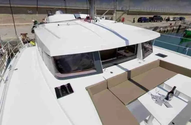 Pronajmout si Fountaine Pajot Fountaine Pajot FP 41 Quatuor 4 v Rodi Garganico