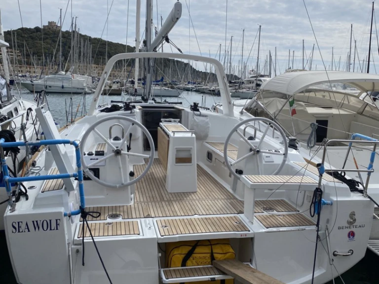 Pronájem Plachetnice Bénéteau s licencí