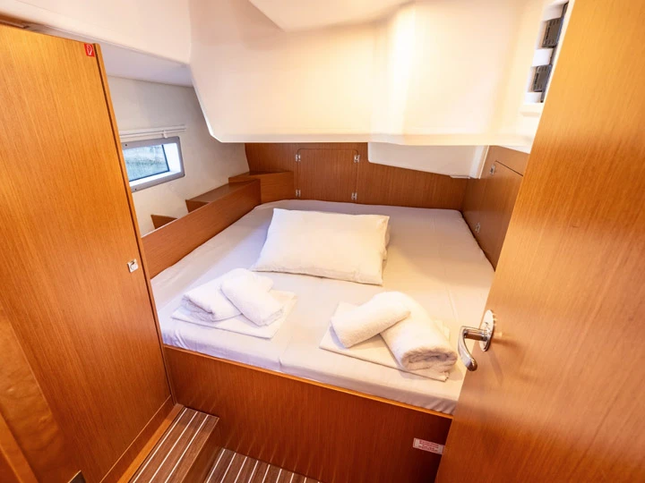 Pronájem lodi Bavaria Bavaria C42 v Kórfos na Samboatu