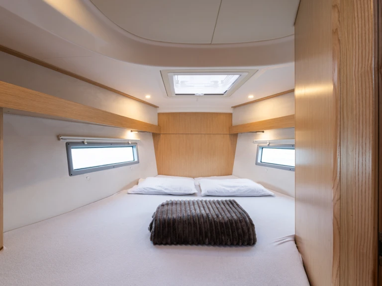 Bavaria Bavaria C38 jednotlivci a charterové společnosti v Nea Peramos