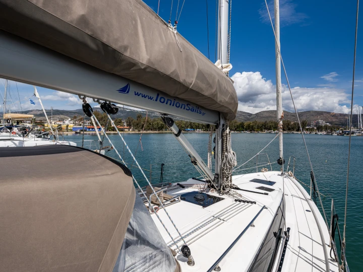 Pronájem lodi Bavaria Bavaria C38 v Lefkáda na Samboatu
