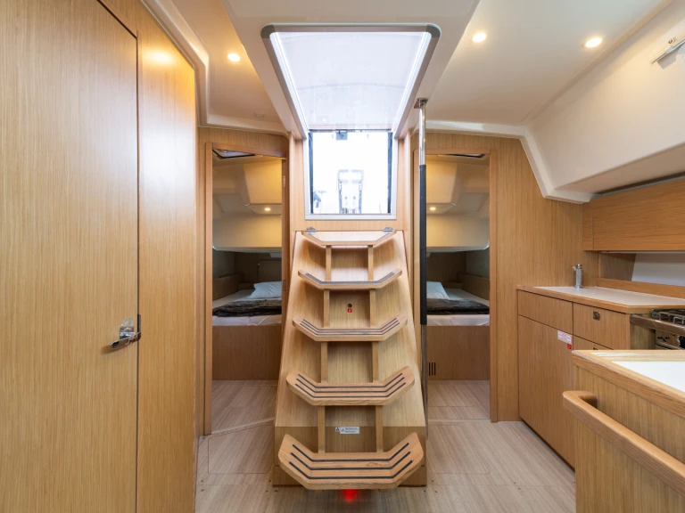 Pronájem jachty v Nea Peramos -Bavaria Bavaria C38 na Samboatu