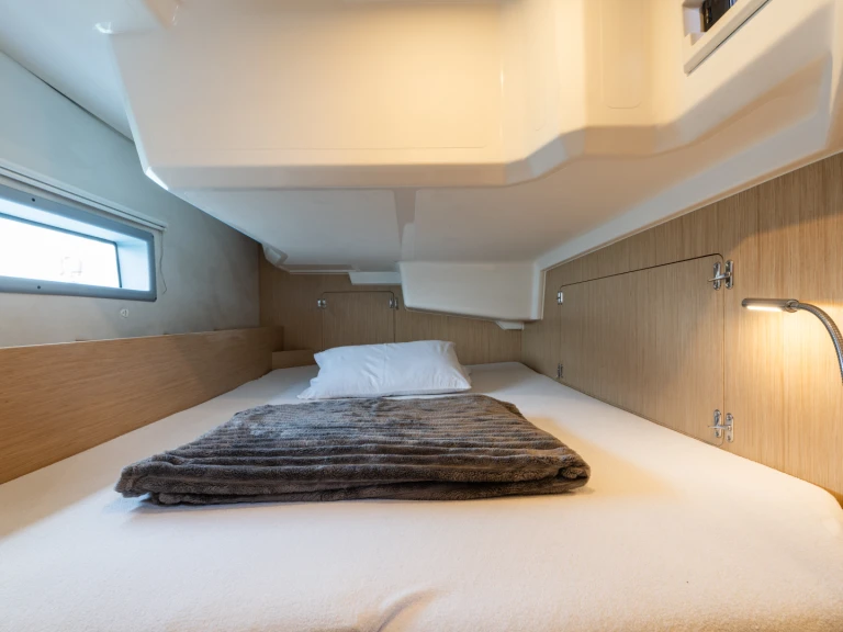 Pronájem lodi Nea Peramos lákavé ceny Bavaria C38