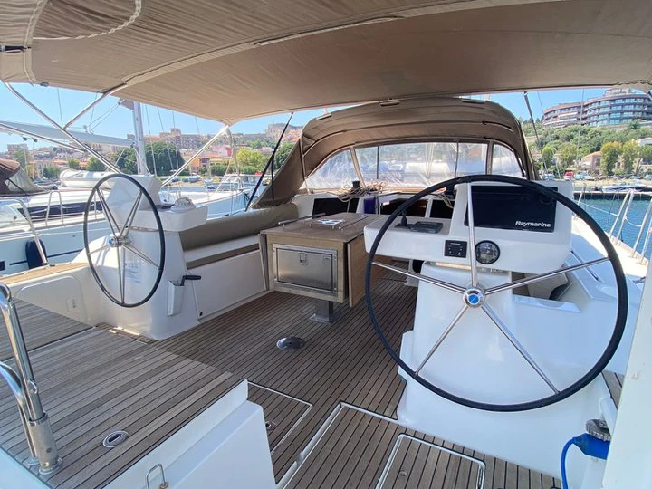 Pronájem Plachetnice v Milazzo -Dufour Dufour 520 Grand Large