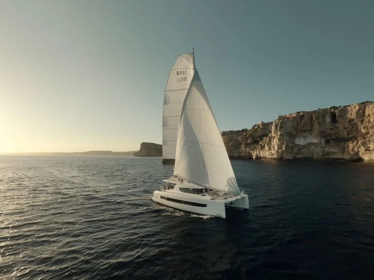 Pronájem Katamarán Bali s licencí