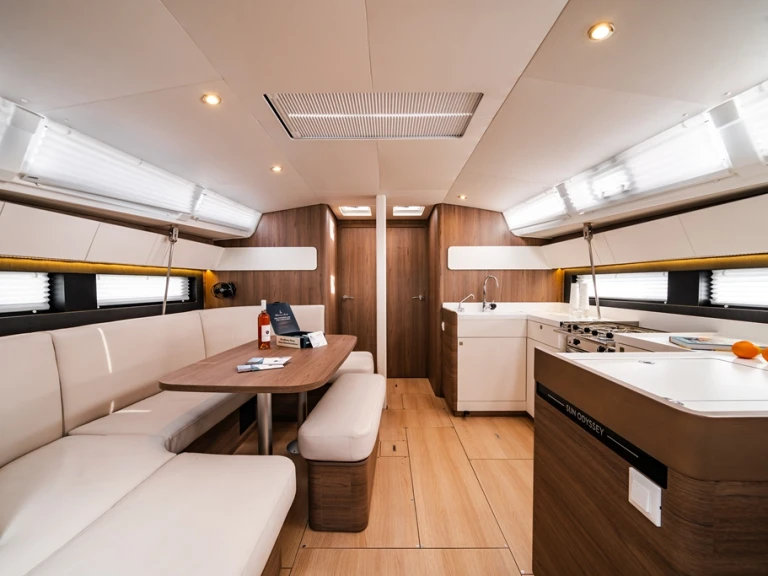 Pronajmout si Jeanneau Sun Odyssey 455 v Nea Peramos