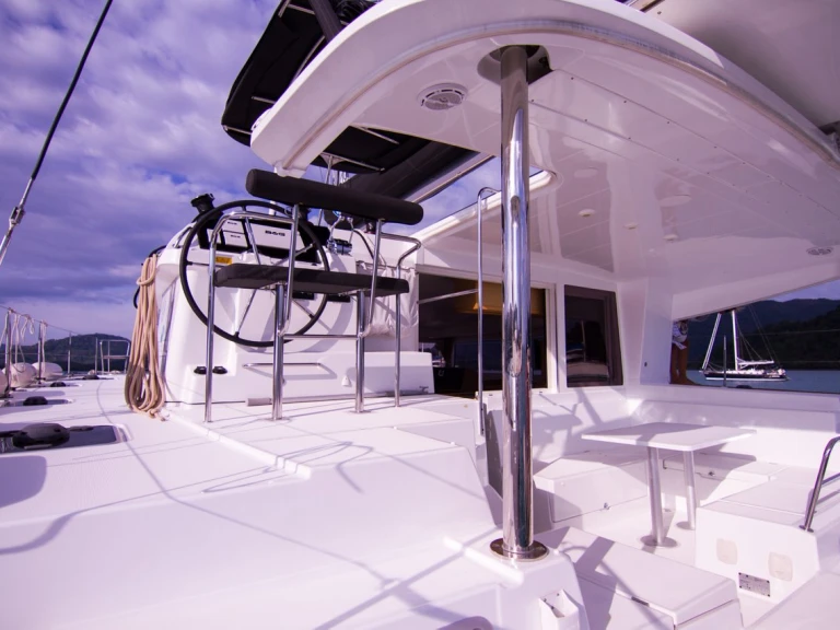 Pronájem lodi Lagoon Lagoon 400 S2 v Mai Khao na Samboatu