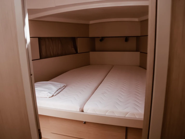 Pronájem Plachetnice Bénéteau s licencí