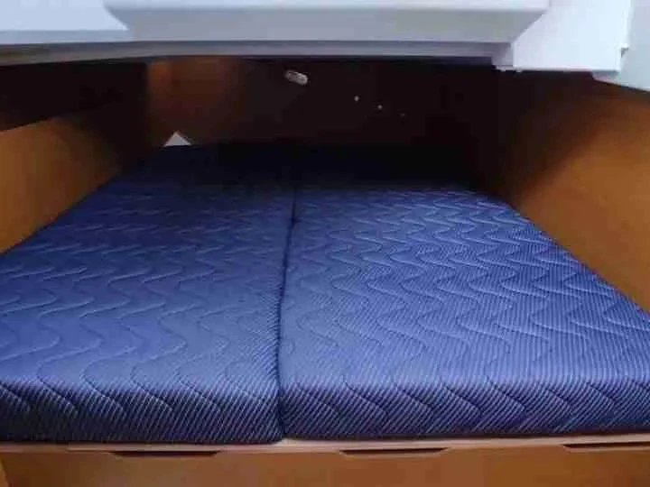 Pronájem Plachetnice Jeanneau s licencí