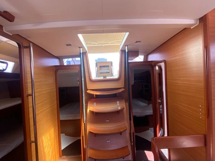 Pronajmout si Dufour Dufour 520 Grand Large v Milazzo