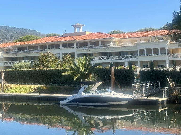 Motorová loď k pronájmu v Mandelieu-la-Napoule za nejlepší cenu