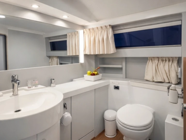 Pronajmout Motorová loď se skipperem či ne Rio Yachts v Sorrento