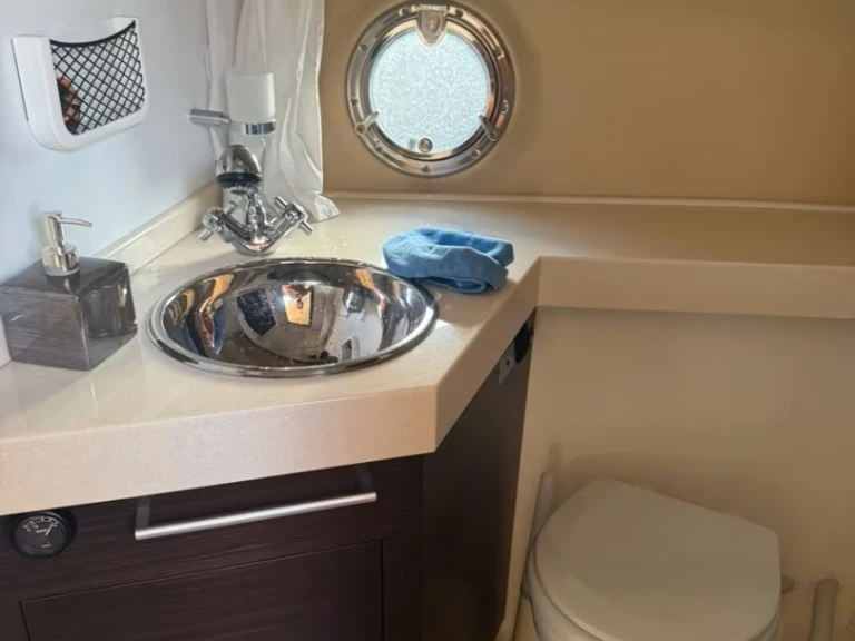 Pronájem Motorová loď v Gaeta -Cranchi Zaffiro 32