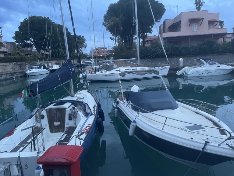 Plachetnice k pronájmu v Marina di Portorosa za nejlepší cenu