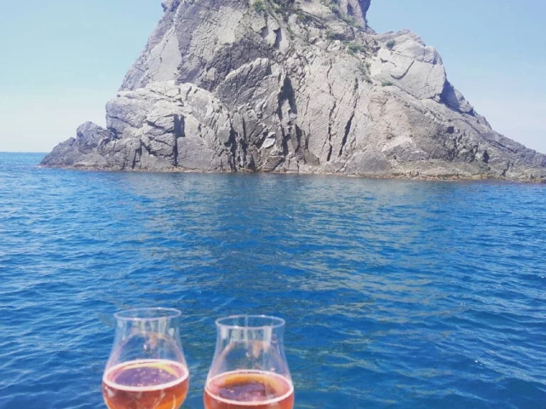 Saver 750WA jednotlivci a charterové společnosti v Fezzano