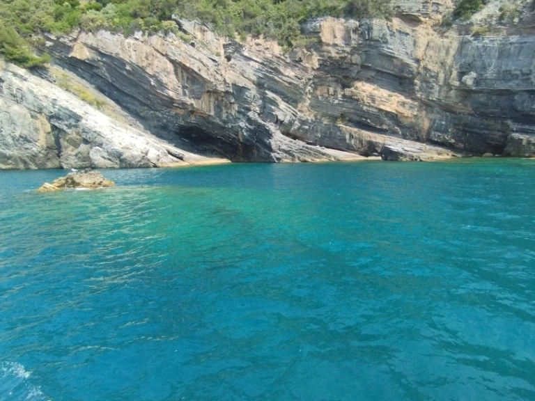 Pronájem jachty v Fezzano -Saver 750WA na Samboatu