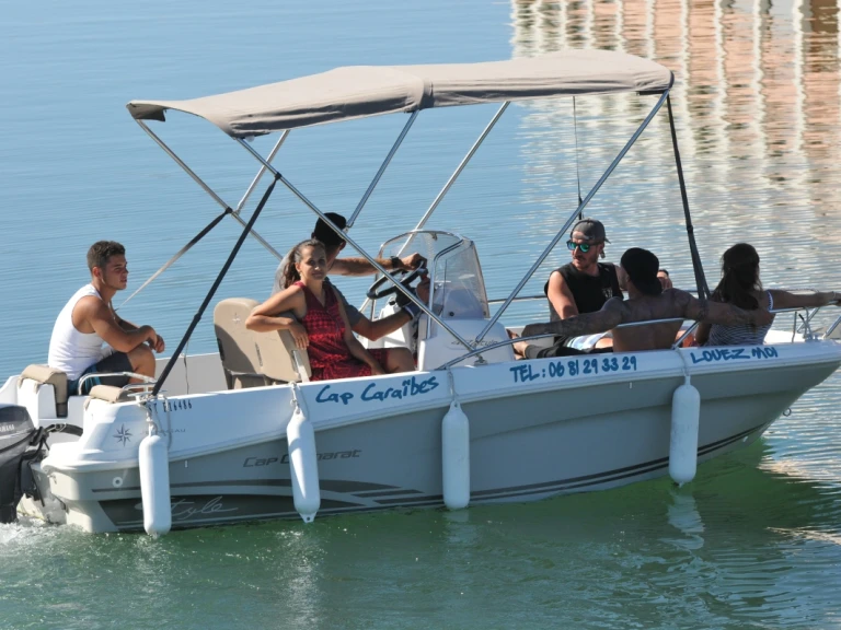 Pronajmout si Jeanneau Cap Camarat 4.7 CC Style v Sète