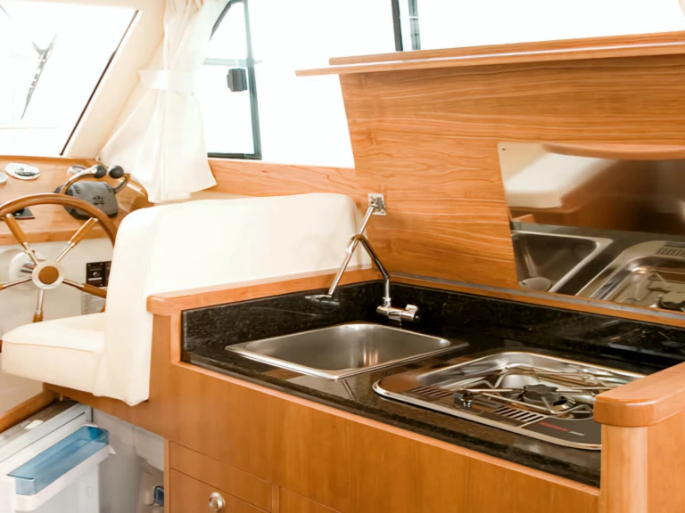 Pronájem jachty v Puerto Marina Benalmadena -Starfisher 840 na Samboatu