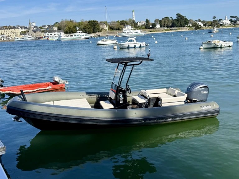 Pronajmout si Sea Water Sea Water Phantom 230 v Combrit