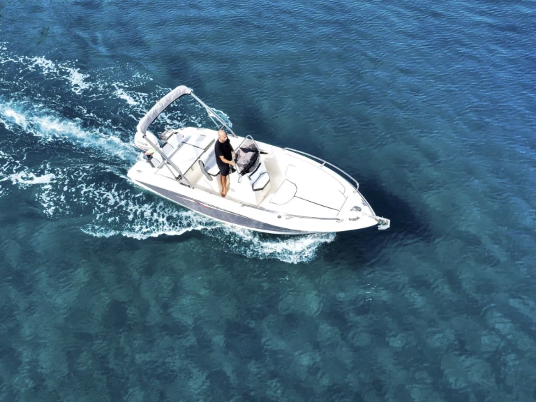 Trimarchi AMUNI jednotlivci a charterové společnosti v Taormina