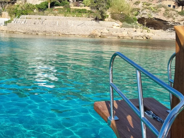 Pronájem lodi Ibiza Town lákavé ceny 50