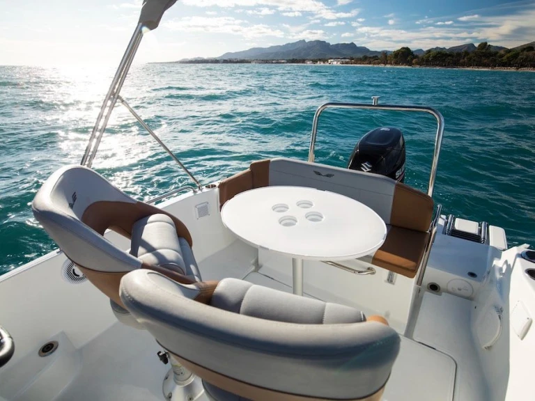 Pronájem lodi Bénéteau Flyer 6 SPACEdeck v Sète na Samboatu