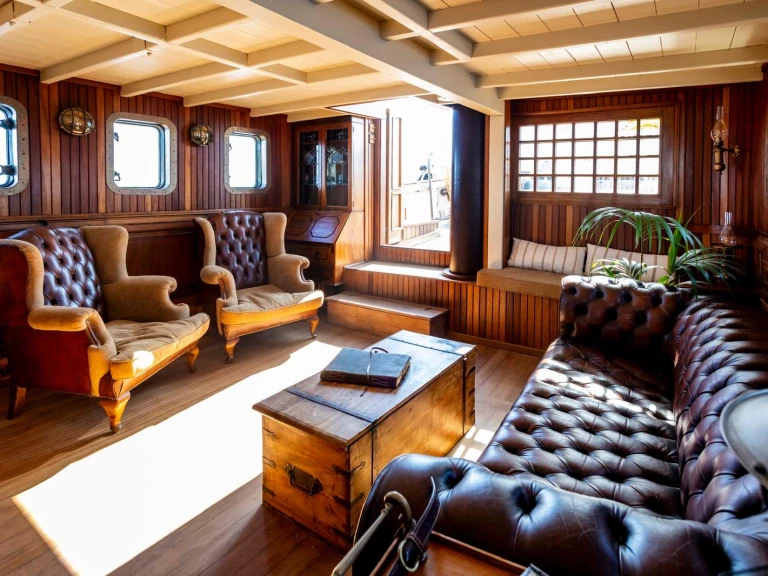 Plachetnice k pronájmu v Capo d'Orlando za nejlepší cenu