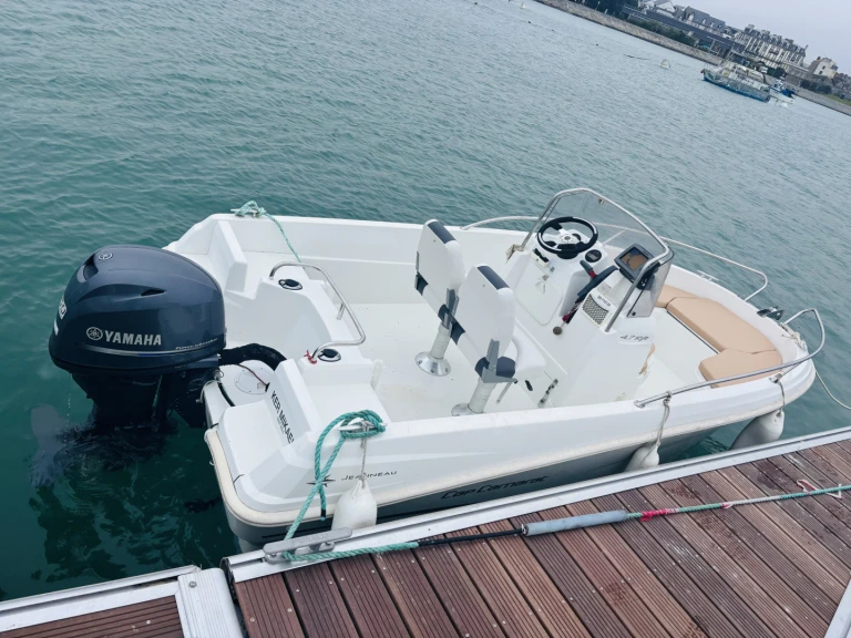 Pronájem lodi Saint-Malo lákavé ceny Cap Camarat 4.7 Style