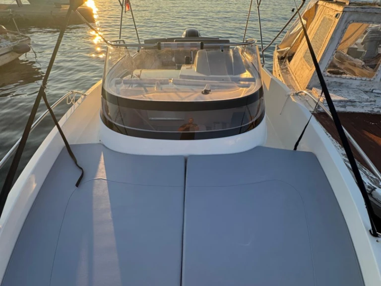 Pronájem Motorová loď v Muline -AM Yacht Prince 625 Sundeck