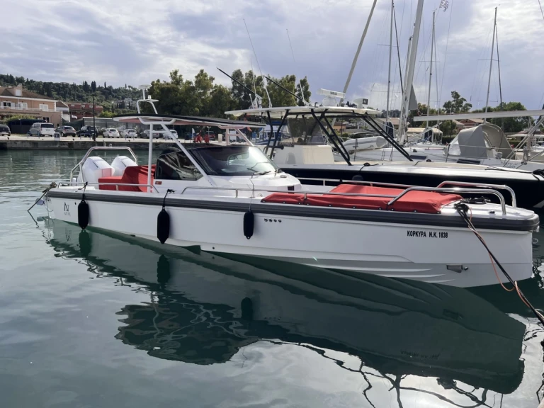 Pronájem lodi Axopar Axopar 28 T-Top v Korfu na Samboatu