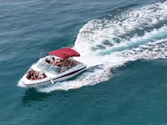 Pronájem lodi Four Winns Horizon 210 v Vilanova i la Geltrú na Samboatu