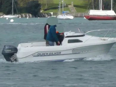 Motorová loď k pronájmu v Marseille za nejlepší cenu