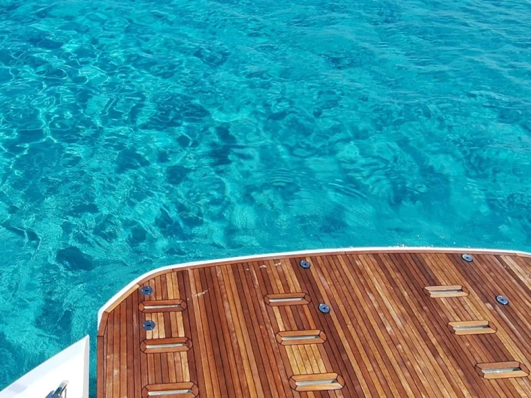 Pronajmout si Azimut Azimut 53 Fly v Porto Villa San Giovanni