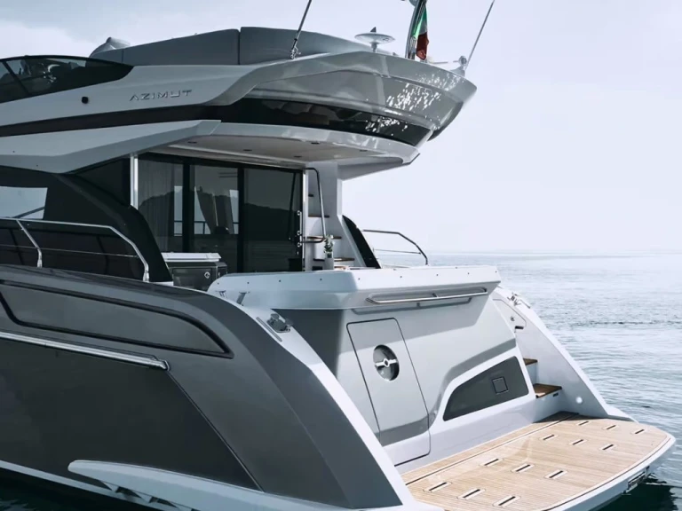 Pronájem lodi Porto Villa San Giovanni lákavé ceny Azimut 53 Fly