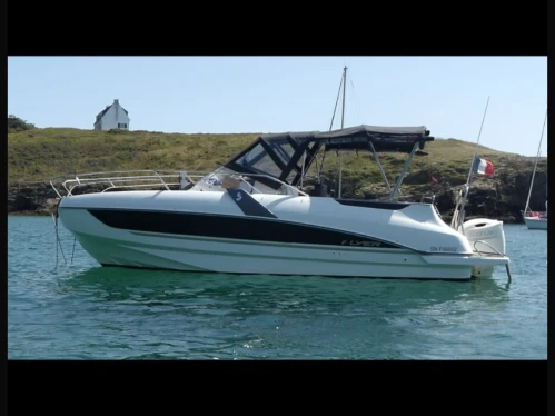 Pronájem Motorová loď Bénéteau s licencí