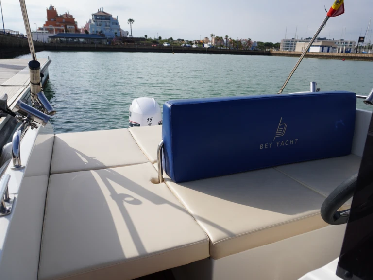 Pronájem lodi Bey Yacht Bey 18 v El Puerto de Santa María na Samboatu