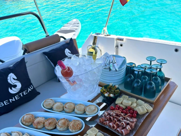 Pronájem lodi Palma de Mallorca lákavé ceny Flyer 9