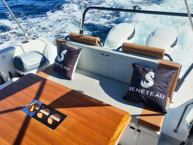 Pronájem lodi Palma de Mallorca lákavé ceny Flyer 9