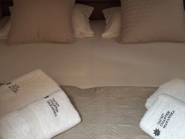 Motorová loď k pronájmu v Makarska za nejlepší cenu